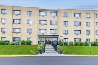 6660 S Brainard Ave Unit 211, Countryside, IL 60525