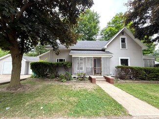 24 S Main St, Quincy, MI 49082