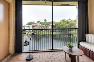 398 Lakeview Dr Unit 202, Weston, FL 33326