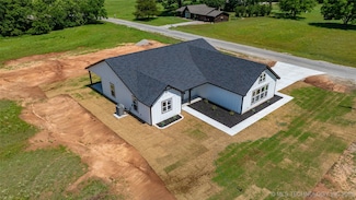 1 Diamondhead Dr, Burneyville, OK 73430