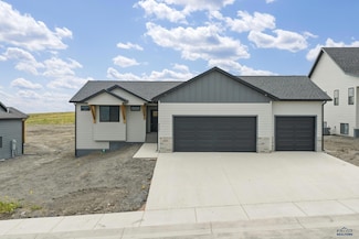 4846 Papillon Dr, Rapid City, SD 57703