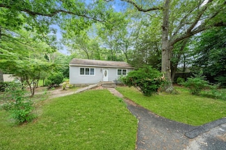 16 Fife Dr, Coram, NY 11727