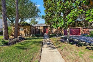 7202 Las Brisas Dr, Houston, TX 77083