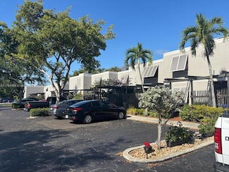 1678 NW 113th Way, Pembroke Pines, FL 33026