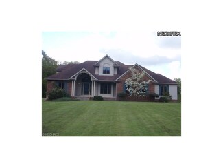 7111 Villa Marie Rd, Lowellville, OH 44436