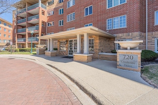 720 Creekside Dr Unit 209B, Mount Prospect, IL 60056