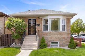4556 N Newcastle Ave, Harwood Heights, IL 60706