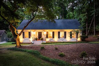 700 Nottingham Dr, Charlotte, NC 28211