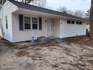 6882 Church St, Grifton, NC 28530