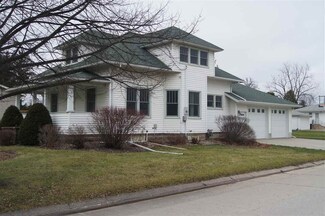 201 8th Ave NW, Waukon, IA 52172