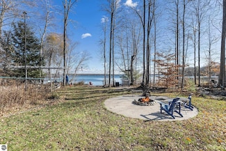 4582 Hidden Harbor Dr NE, Kalkaska, MI 49646