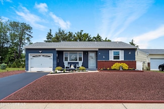 90 Westbrook Dr, Toms River, NJ 08757