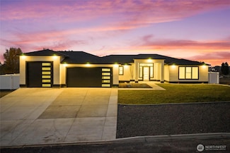 7838 Blue Jay Dr NE, Moses Lake, WA 98837