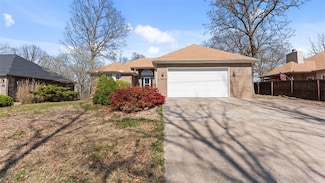 17 Allison Dr, Bella Vista, AR 72715