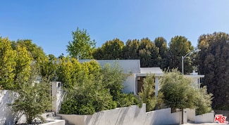 2600 Zorada Dr, Los Angeles, CA 90046