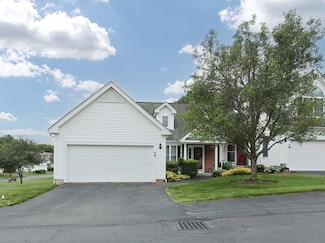 38 Nature View Dr, Uxbridge, MA 01569
