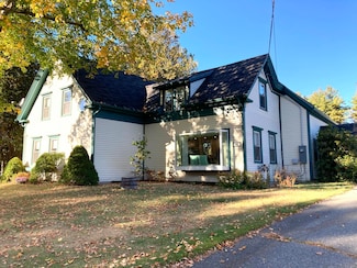 122 Cross Rd, Hancock, ME 04640
