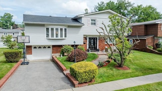 54 Maria Ln, Yonkers, NY 10710