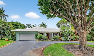 1095 Hibiscus Ln, Delray Beach, FL 33444