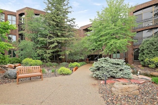 5601 Dewey Hill Rd Unit 310, Edina, MN 55439