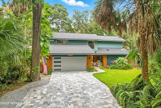 1825 Hickory Ln, Atlantic Beach, FL 32233