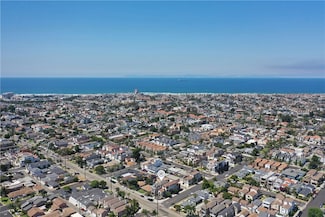 1017 Delaware St, Huntington Beach, CA 92648