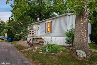 50 Cedarwood Ln, Phoenixville, PA 19460
