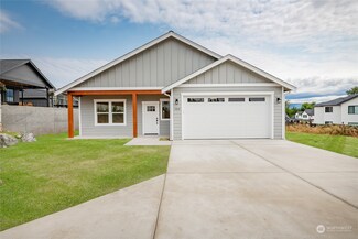 1926 Benjamin Ct, Lynden, WA 98264