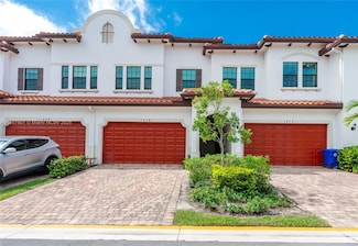 11670 SW 13th Ln, Pembroke Pines, FL 33025