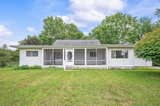 118 Schirmer Pkwy, Buchanan, MI 49107