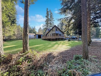 390 N Chinook Dr N, Hoodsport, WA 98548