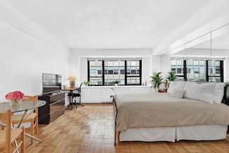 210 E 47th St Unit 3G, New York, NY 10017