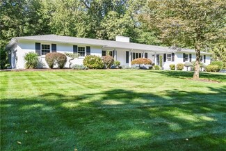 91 Cindyann Dr, East Greenwich, RI 02818