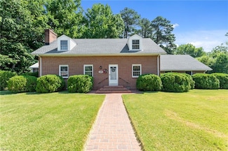 100 Harris Grove Ln, Yorktown, VA 23692