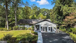 18312 Candice Dr, Triangle, VA 22172