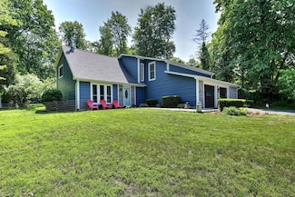 4 Brighton Rd, Naugatuck, CT 06770