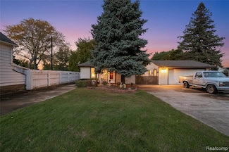 17083 Dora St, Melvindale, MI 48122