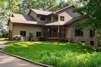 2000 Timber Lake Rd, Fitchburg, WI 53575