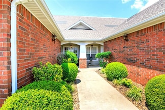 916 Lafayette St, Rogers, AR 72758