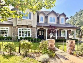 4504 Viro Rd, La Canada Flintridge, CA 91011