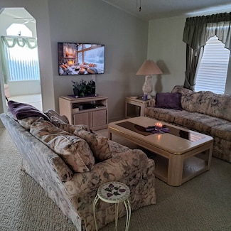 6216 Eagles Nest Dr, Zephyrhills, FL 33542