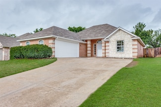 1001 Rolling Meadows Dr, Burleson, TX 76028