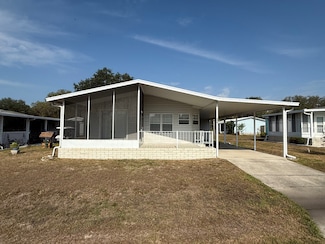 496 Honeysuckle Dr, Fruitland Park, FL 34731