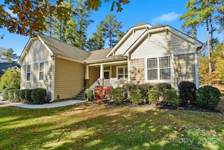 121 Skip Jack Point Ct, Mooresville, NC 28117
