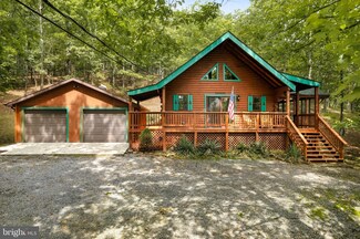 210 River Bend Dr, Paw Paw, WV 25434