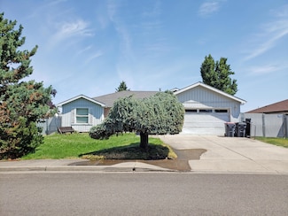 959 Westrop Dr, Central Point, OR 97502