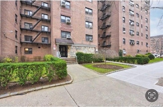 138-25 31st Dr Unit 3E, Flushing, NY 11354