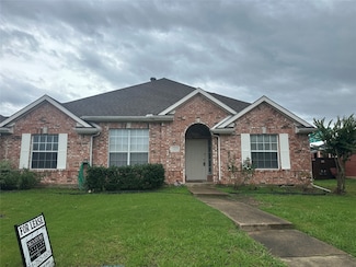 3820 Harrison Dr, Carrollton, TX 75010