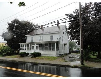 26 Moore St, Lowell, MA 01852