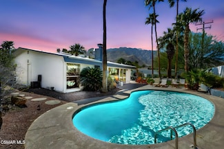 1102 E Adobe Way, Palm Springs, CA 92262